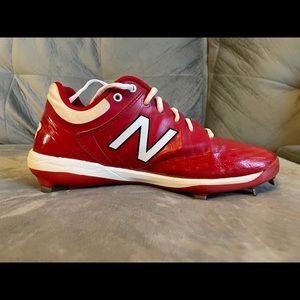 Men’s New Balance baseball (metal) cleats. Excellent condition.
